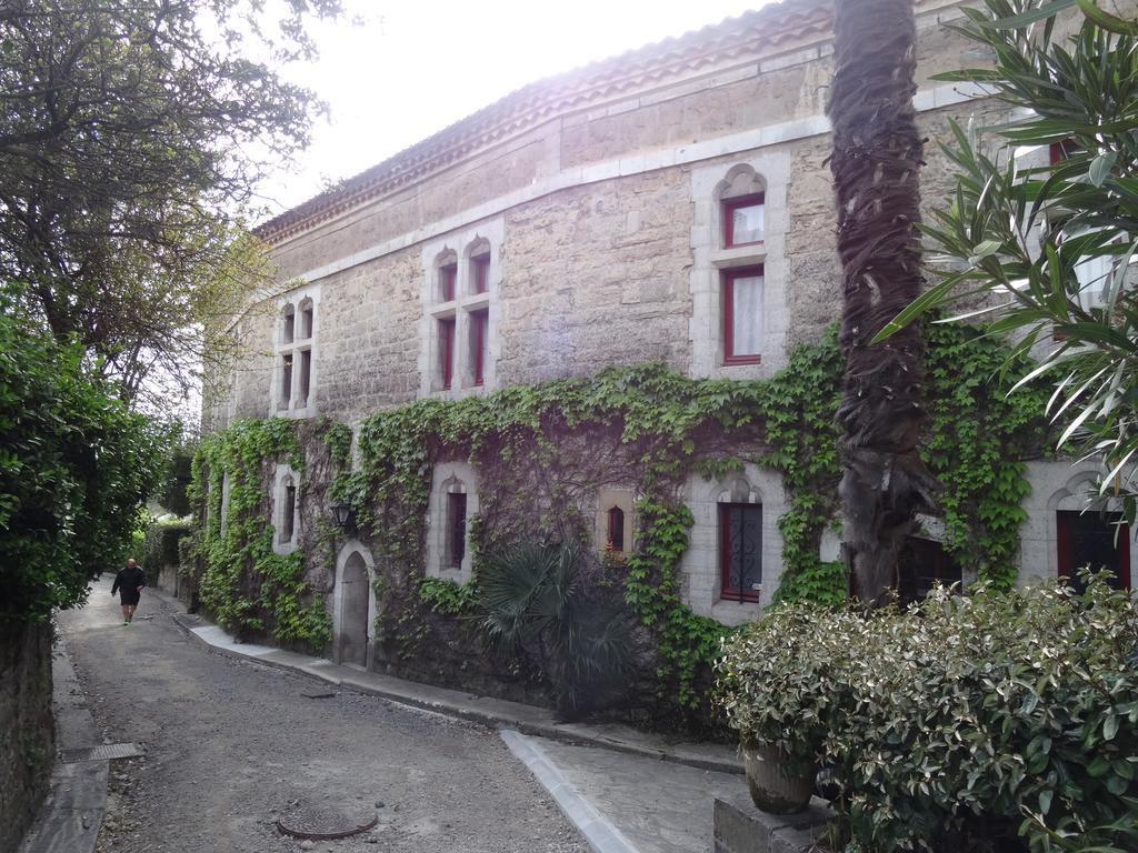 אונדאיי Hotel Uhainak מראה חיצוני תמונה